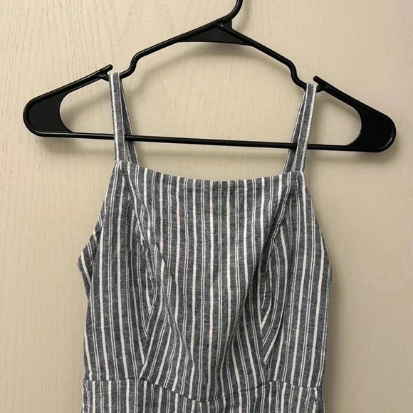 Old Navy Blue and White Striped Romper Jumpsuit Size XS w Pockets - Picture 2 of 7